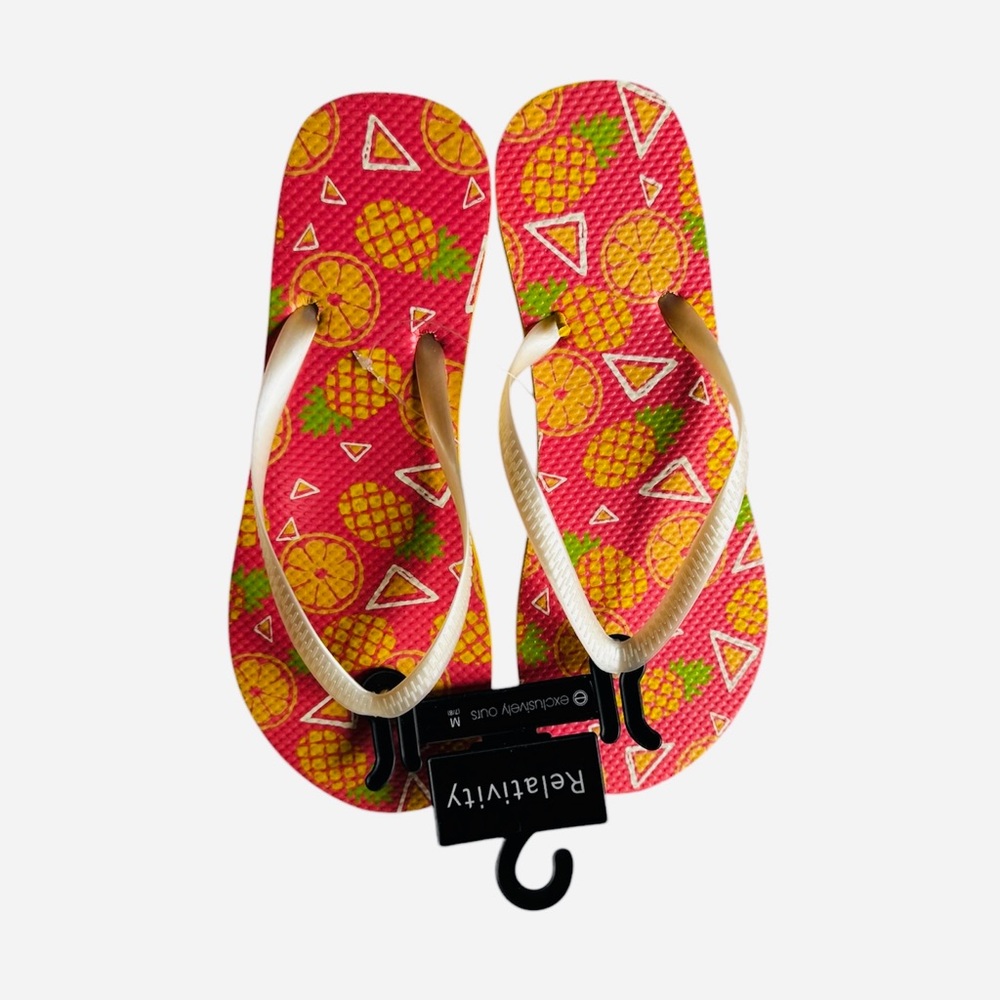 Relativity summer/beach Flip Flops size 7-8 medium